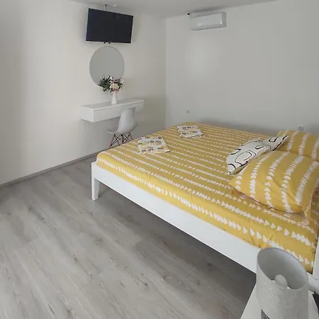 Amazing In With Kitchenette * Ljubitovica