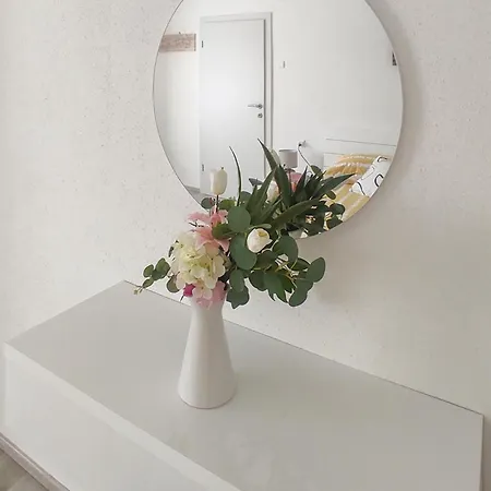 Amazing In With Kitchenette
