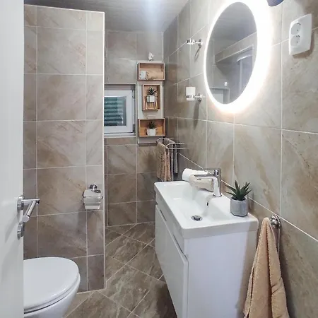 Vakantiehuis Amazing In With Kitchenette *