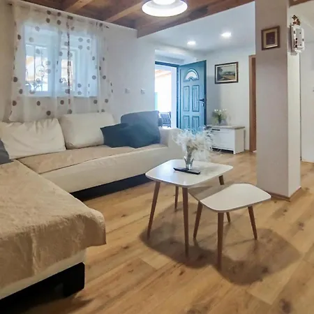 Vakantiehuis Amazing In With Kitchenette
