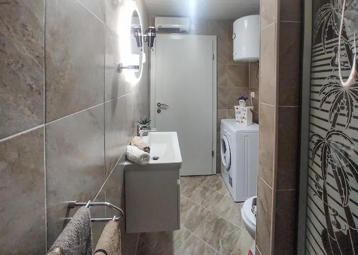 Awesome Home In Ljubitovica Dom wakacyjny