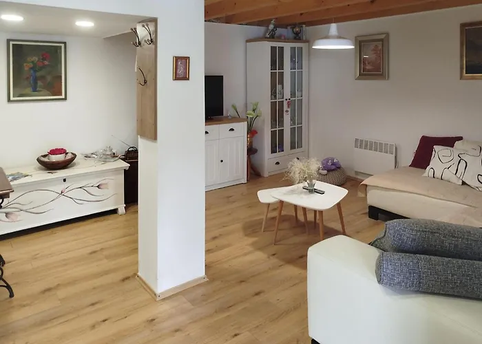 Awesome Home In Ljubitovica